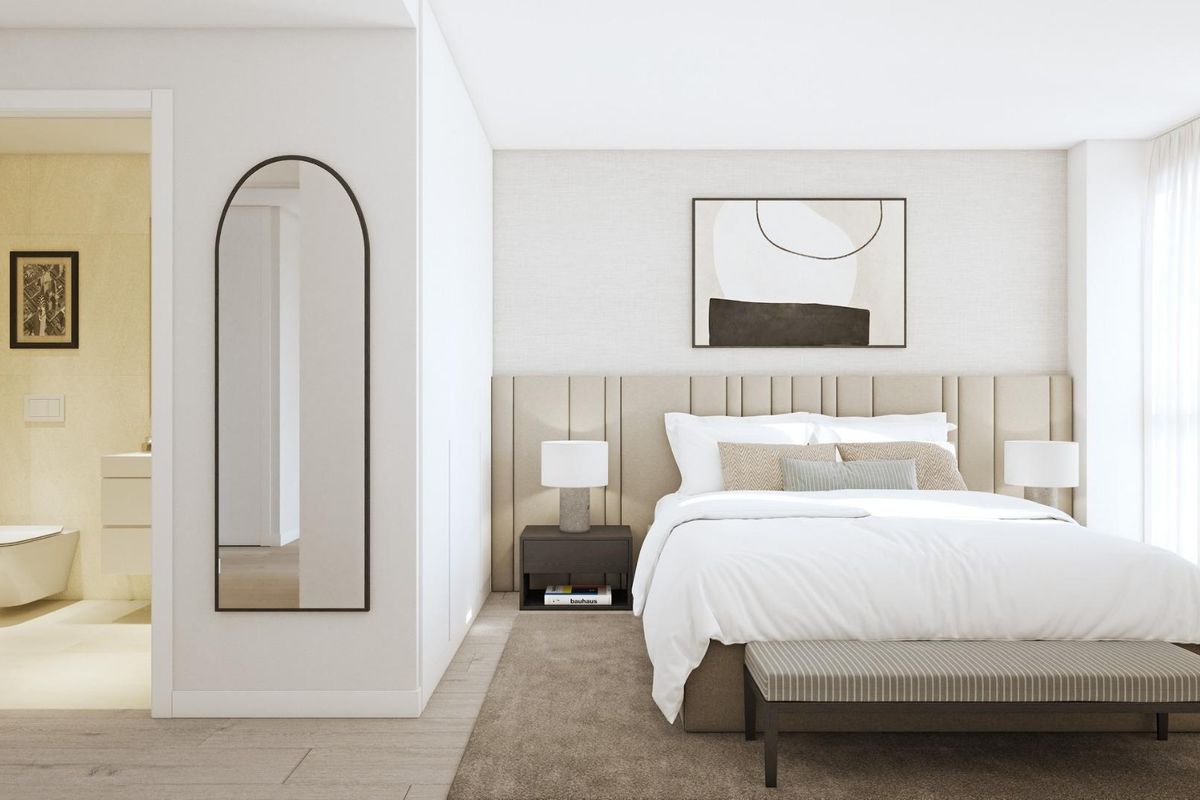 Modern bedroom in the 3-bed apartment in Godella, complete with en-suite bathroom and stylish decor.