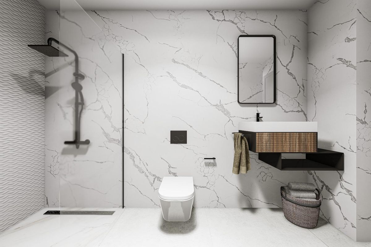 Moderne badkamer met marmeren muren en inloopdouche in een 3-slaapkamer woning in Pilar de La Horadada, Spanje.