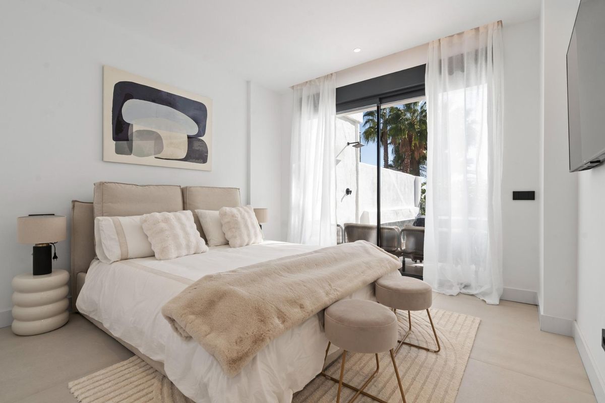 5-Slaapkamer Duplex Estepona Zwembad - Afbeelding 14