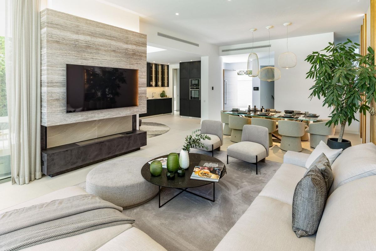 5-Bed Villa Estepona Terrace - Image 10
