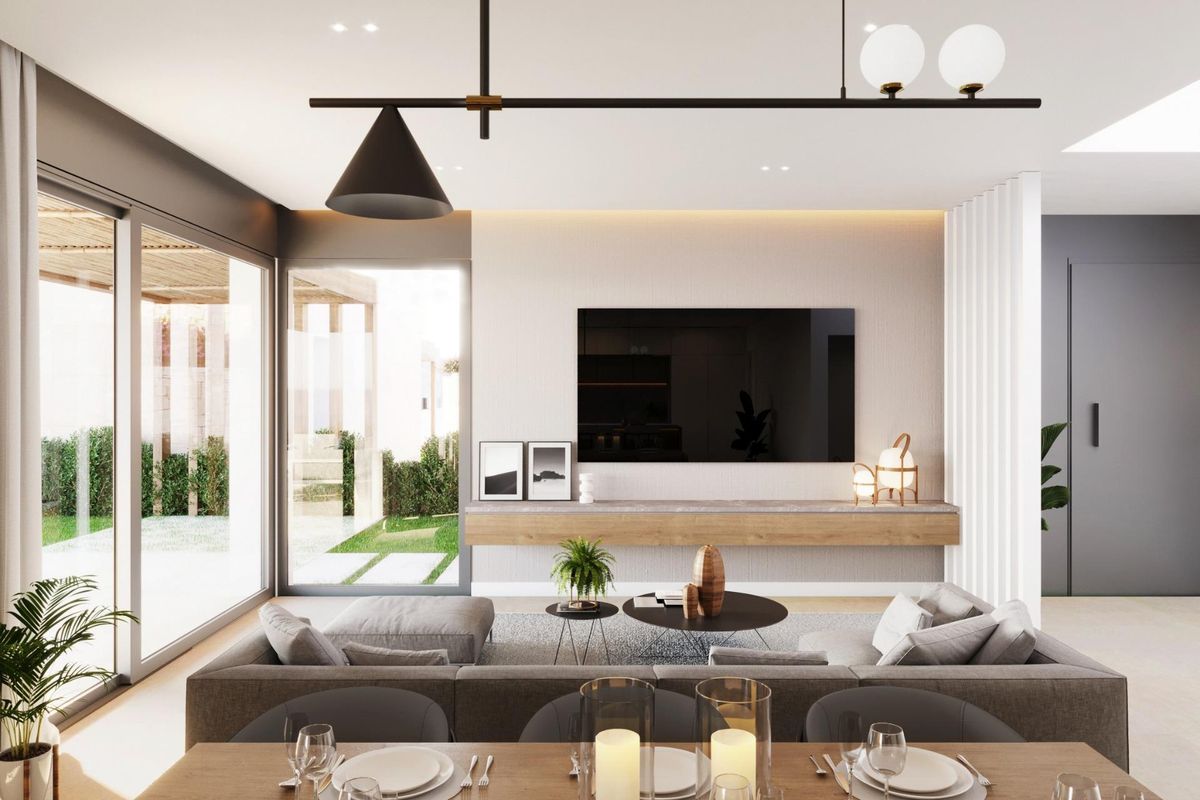 Heldere woonruimte met moderne inrichting en uitzicht in een villa in Polop, Costa Blanca Noord, Spanje.