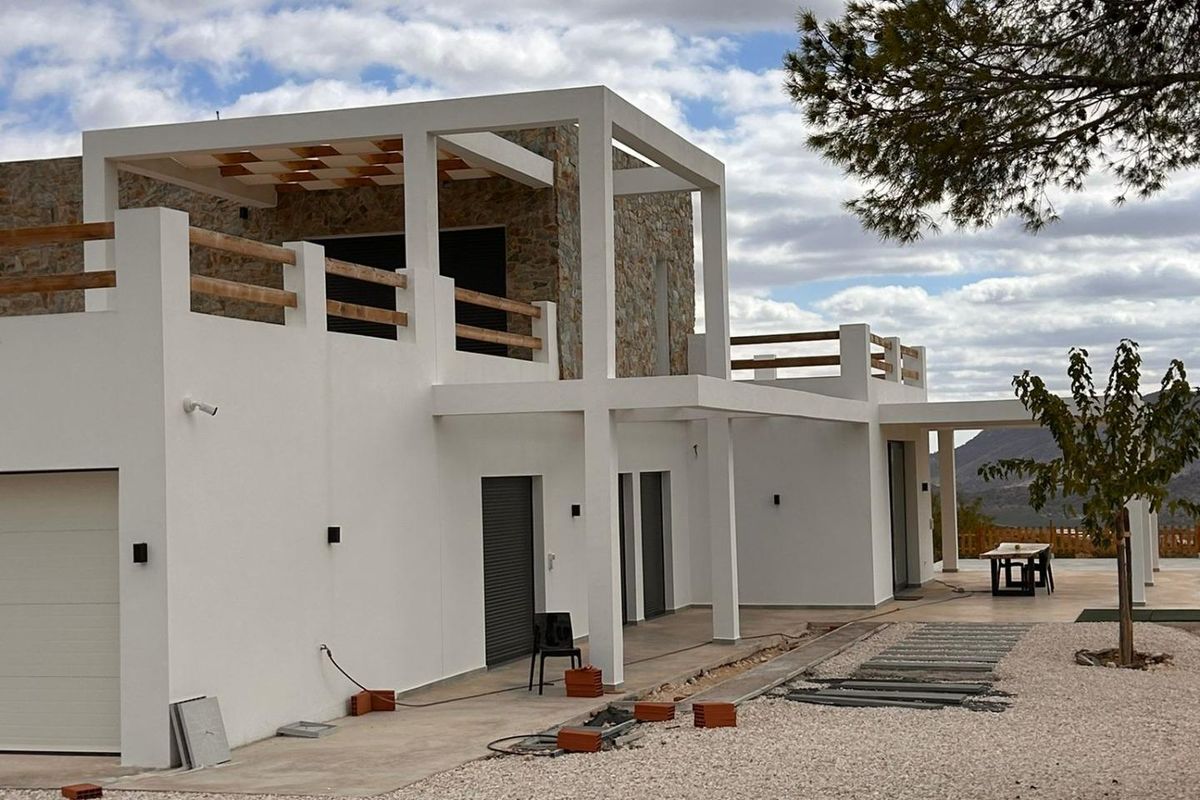 Modern kitchen in Pinoso villa