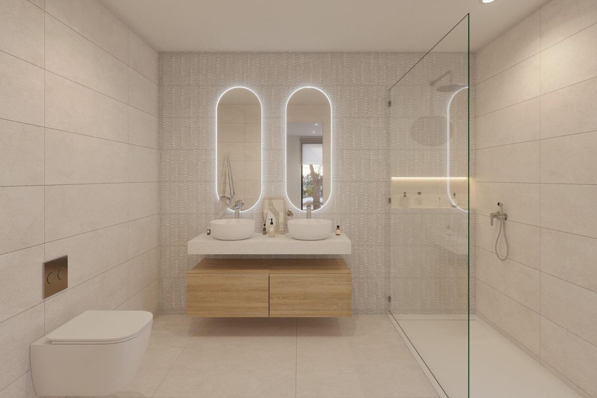 Elegante badkamer met dubbele wastafels en moderne armaturen, met een ruime douche in Fuente Álamo, Costa Calida.