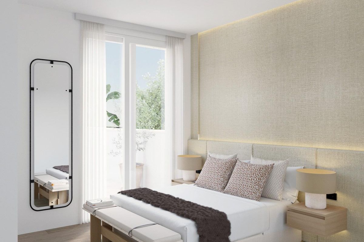 Gezellige slaapkamer met een tweepersoonsbed en natuurlijk licht in een villa met 3 slaapkamers, Hondón de las Nieves.