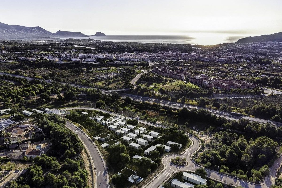 Modern kitchen in Alfas del Pi bungalow