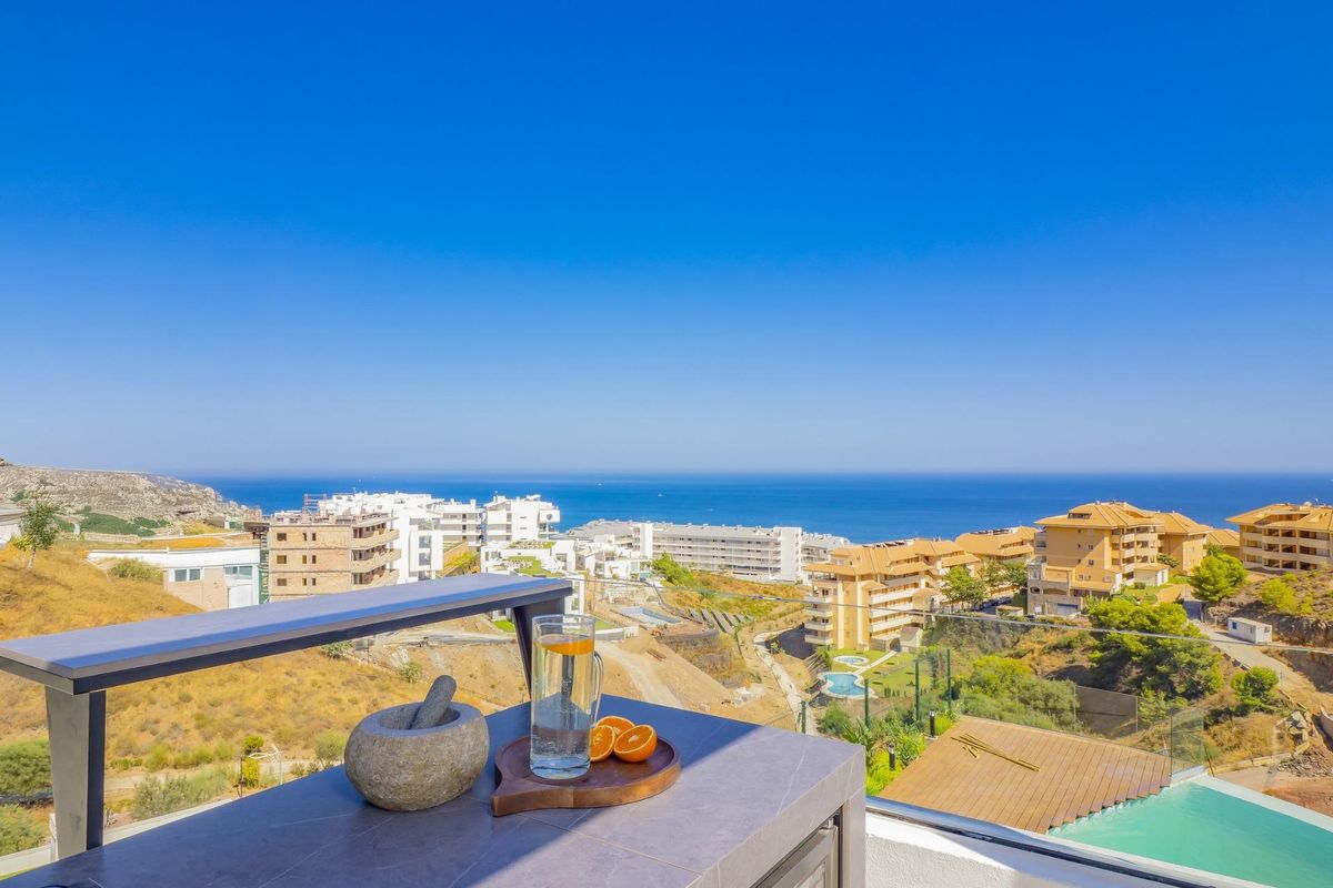 Luxe nieuwbouwwoningen met zeezicht in El Higuerón, Costa del Sol