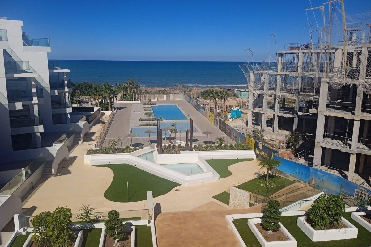 3-Bed Apartment Denia Sea Views - Image 11