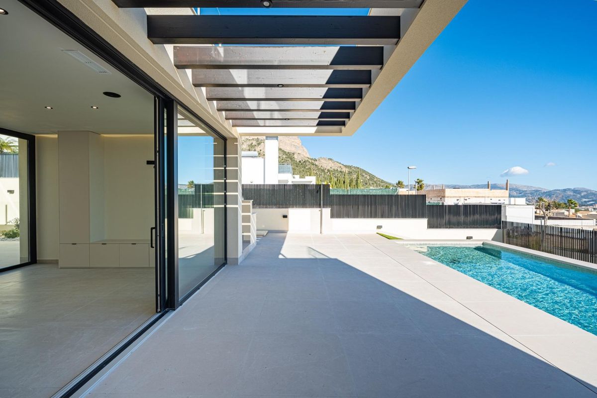 Keuken met BOSCH-apparatuur in Polop