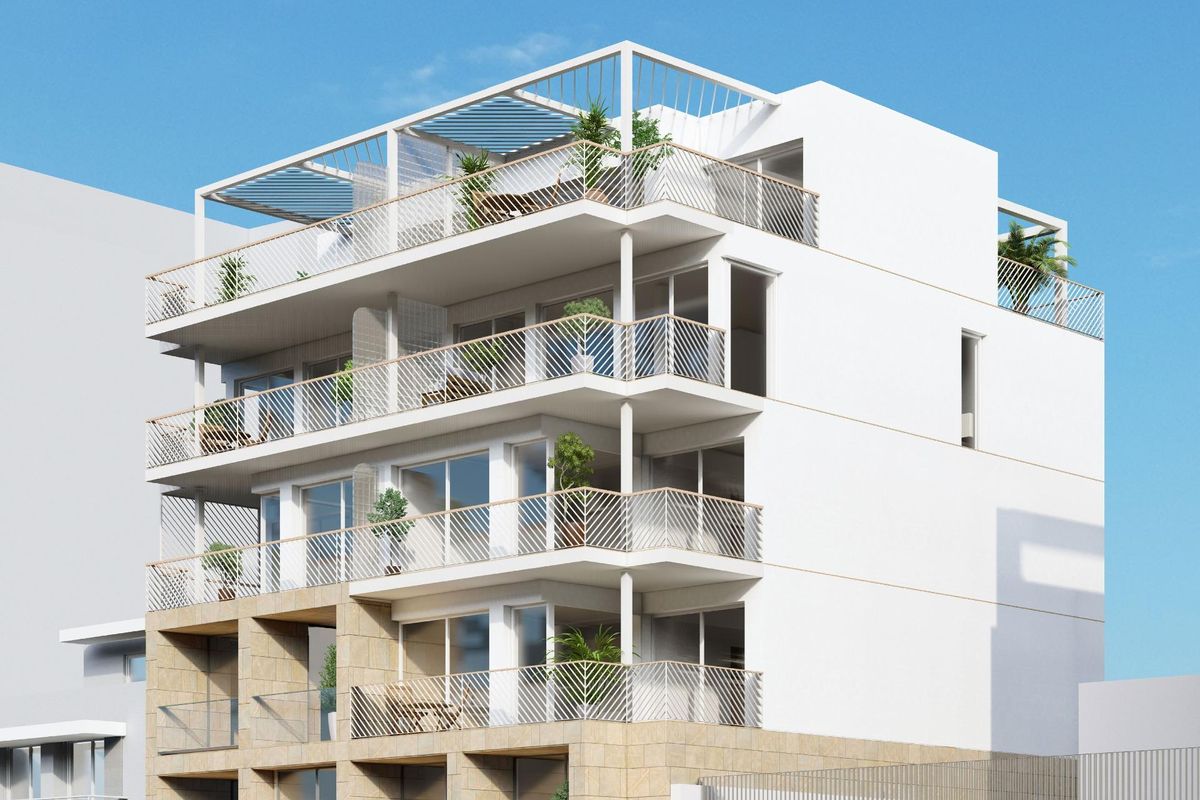 Dichtbij het exterieur van een modern 3-slaapkamer appartement met balkons in Villajoyosa, Costa Blanca Noord.