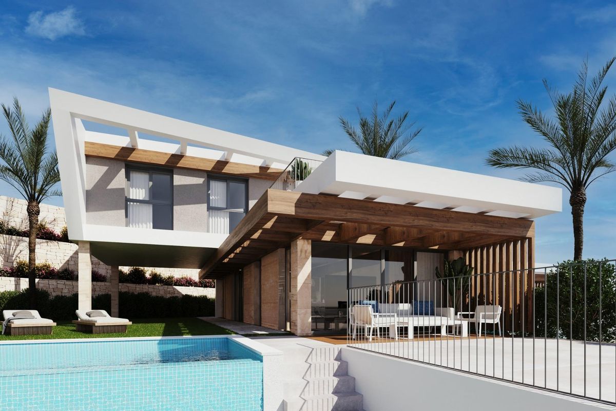 Exterieur van de villa met zwembad en ruim terras in Polop, Costa Blanca Noord, Spanje.