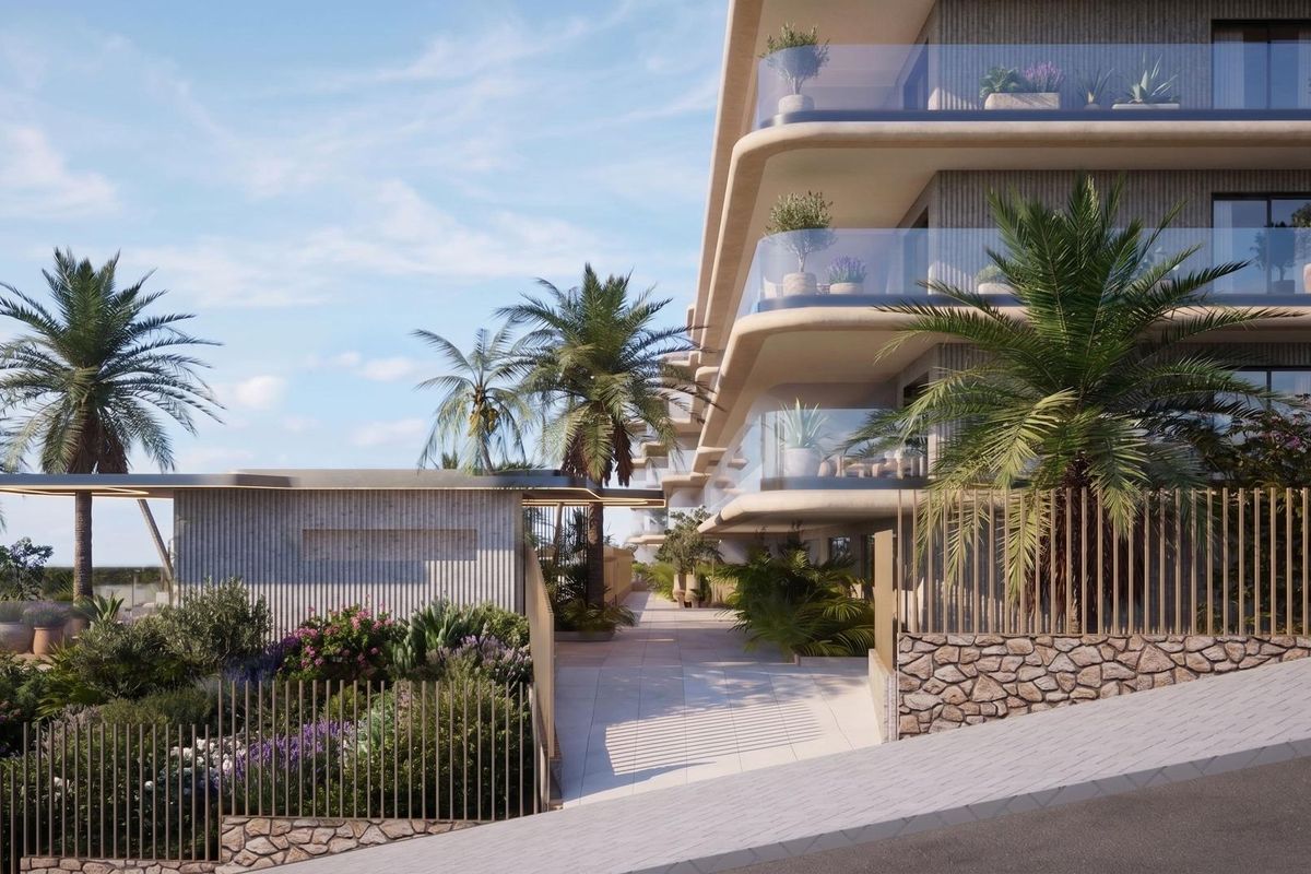 Communal pool area in Torremolinos apartment