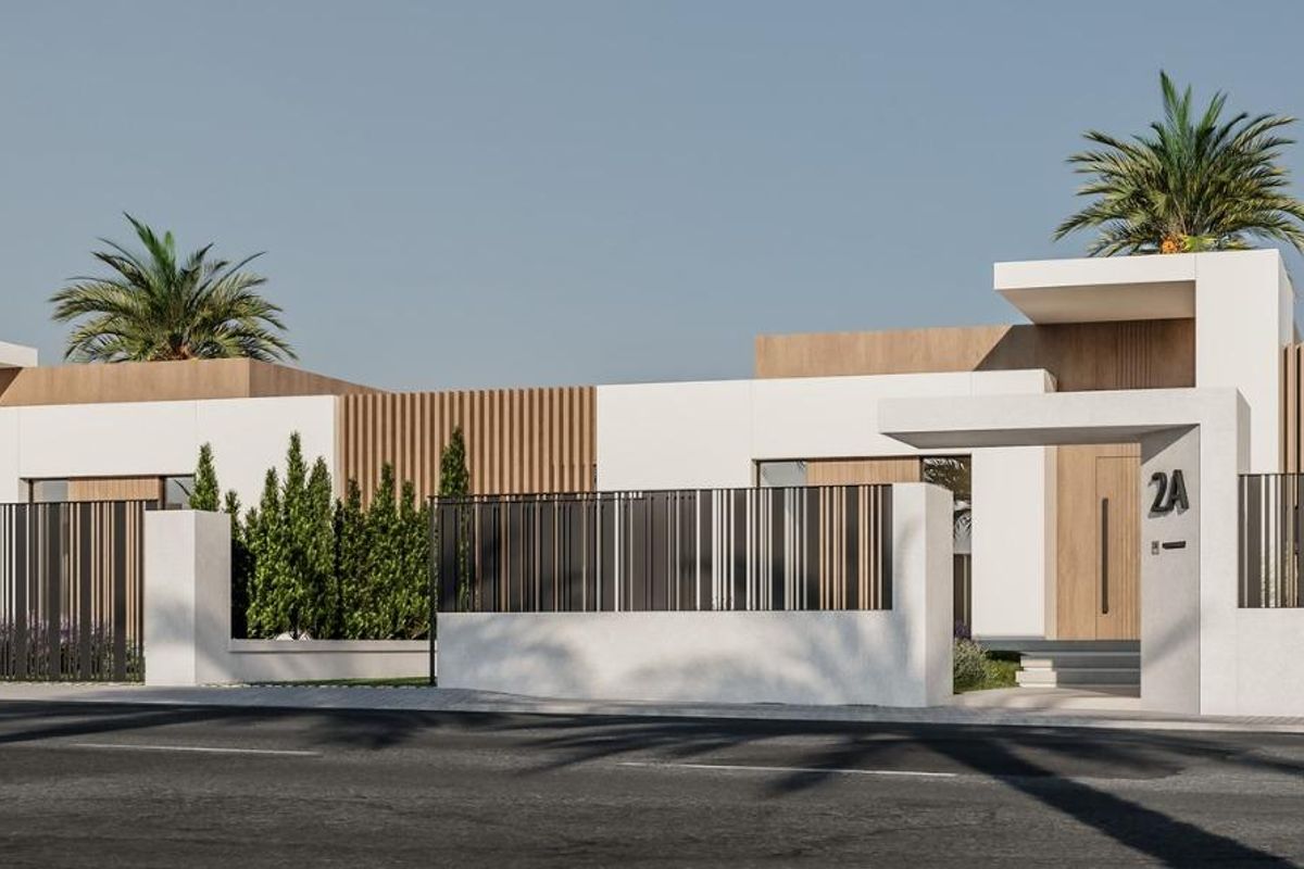 Contemporary layout of a townhouse in El Campello, highlighting unique architectural elements and landscaping.