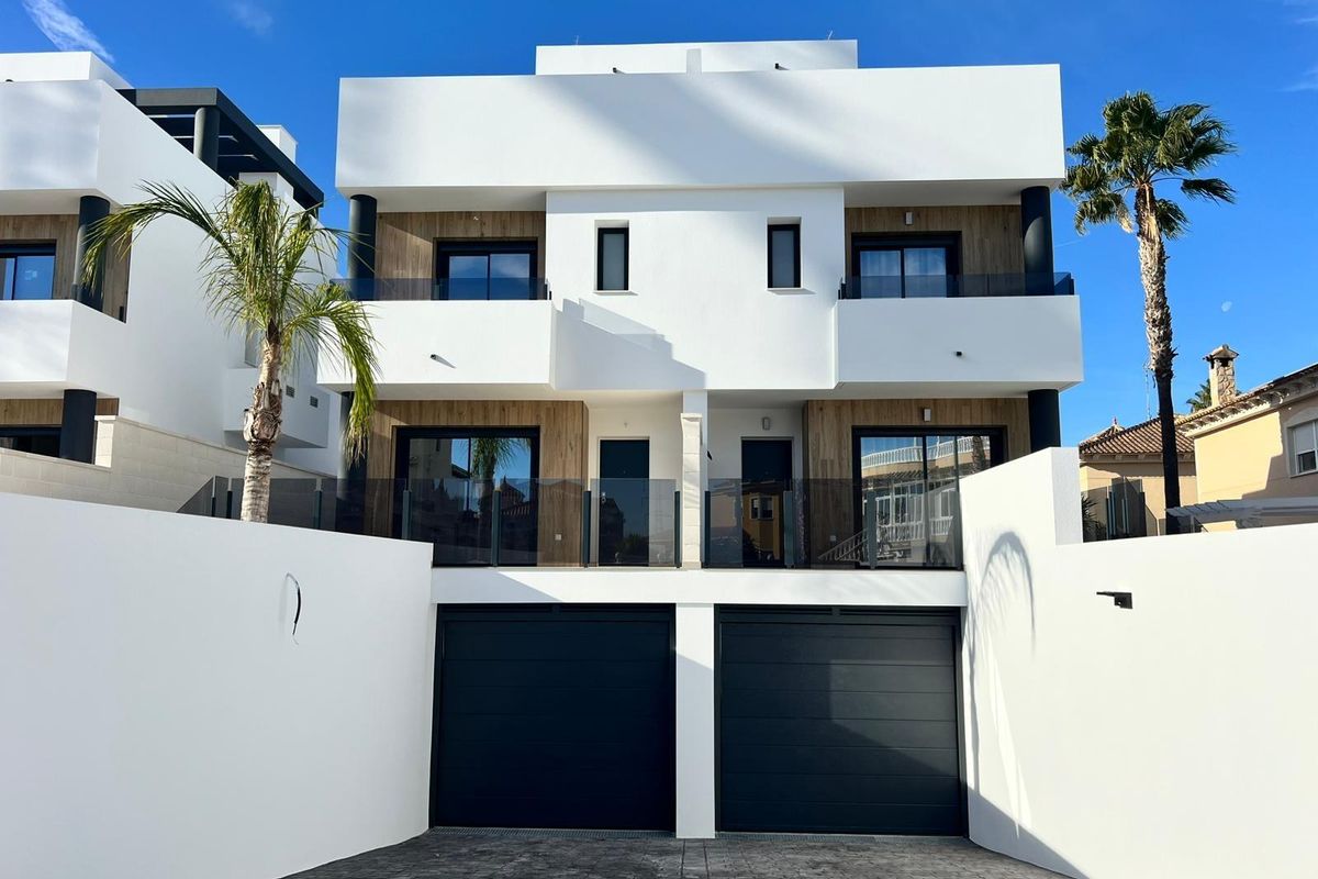 First-floor terrace of Benferri town house