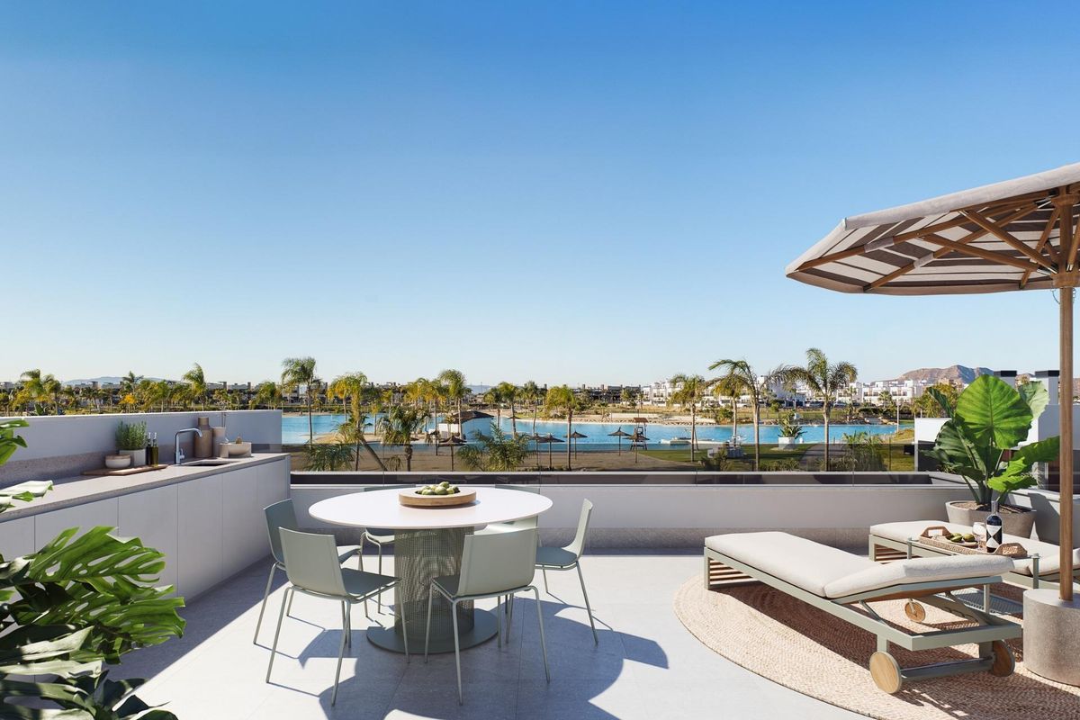 Ruime terrassen aan villa in Torre Pacheco