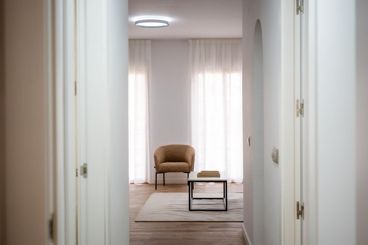 Welkom hal die leidt naar een woonruimte in een 2-kamer appartement op de begane grond in Cuevas Del Almanzora.