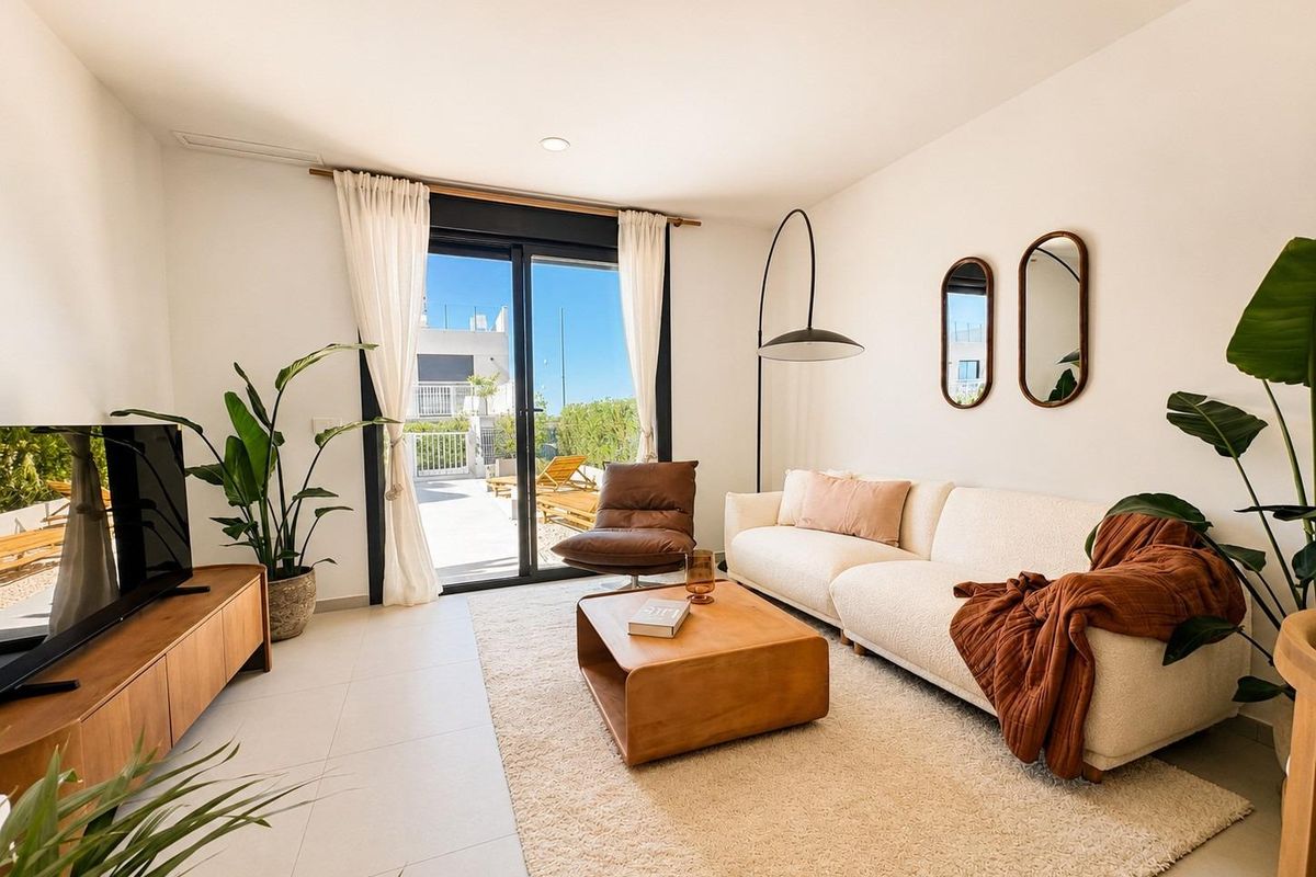 Nieuwbouwwoningen: instapklare rijhuizen en halfvrijstaande villa’s in het Altaona Golf Resort, Murcia
