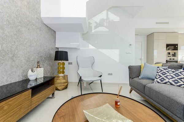 Stijlvolle woonkamer met moderne meubels in een 3-slaapkamer villa, Los Montesinos, Costa Blanca Zuid.