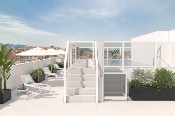 Dakterras met zwembad en ligbedden met uitzicht op Málaga, ideaal voor ontspanning en genieten van het uitzicht.