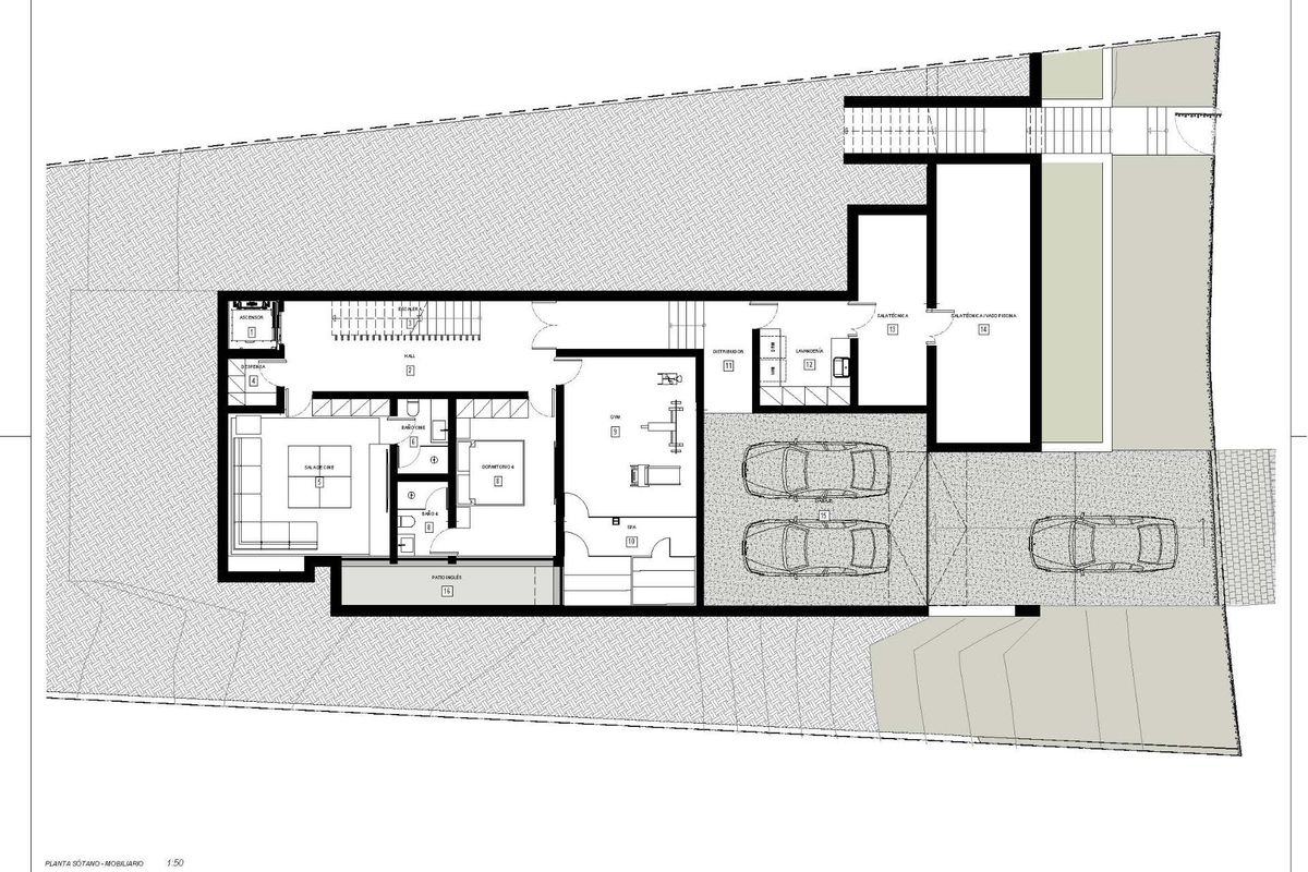 Kelderplattegrond van de villa met garage en opslagruimte, gelegen in Marbella, Costa del Sol.