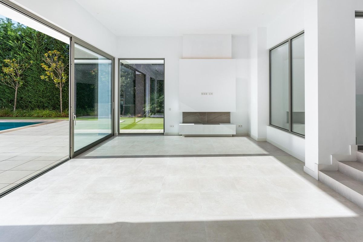 5-Bed Villa Estepona Terrace - Image 6