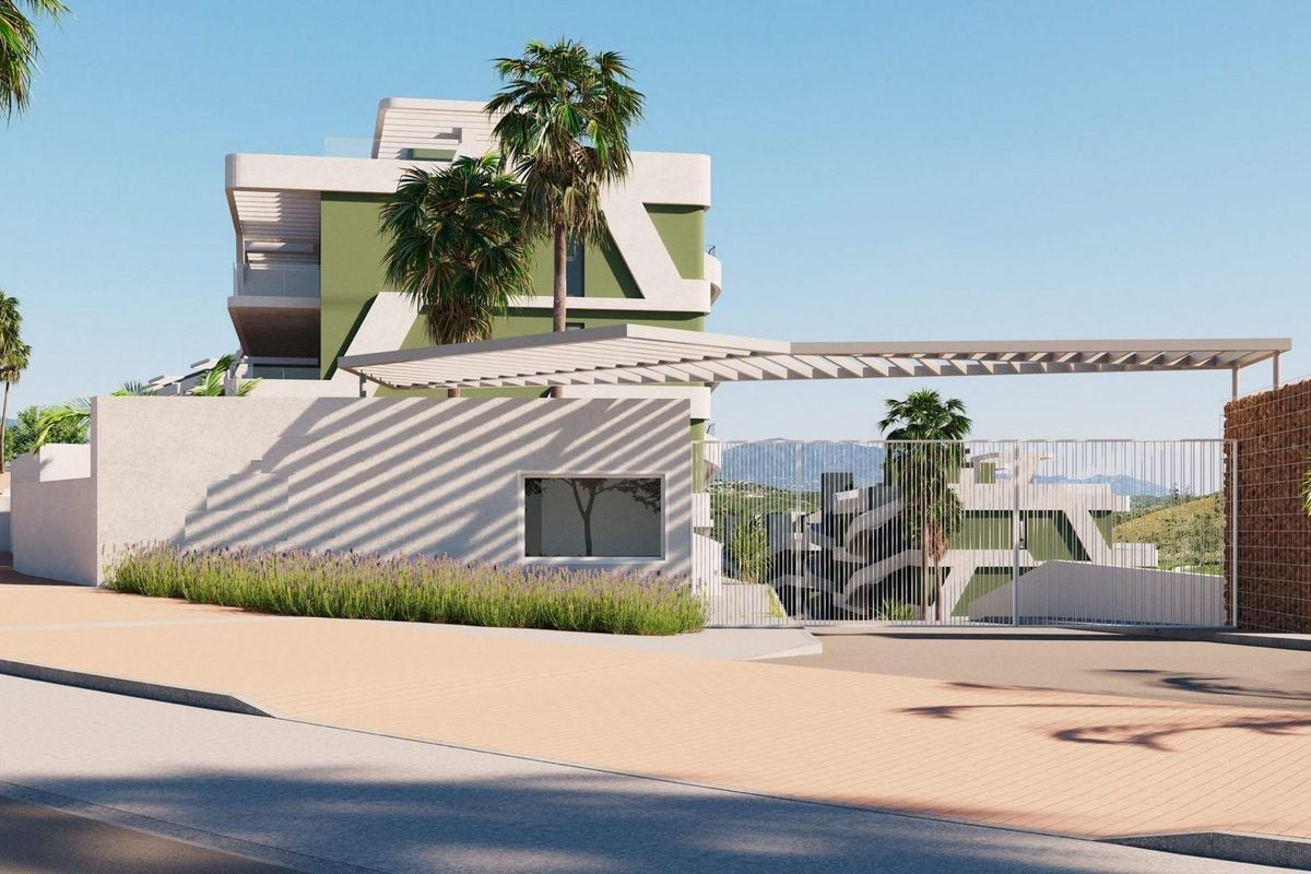 Ingang van een modern appartementencomplex met stijlvolle architectuur in Mijas, Costa del Sol, Spanje.