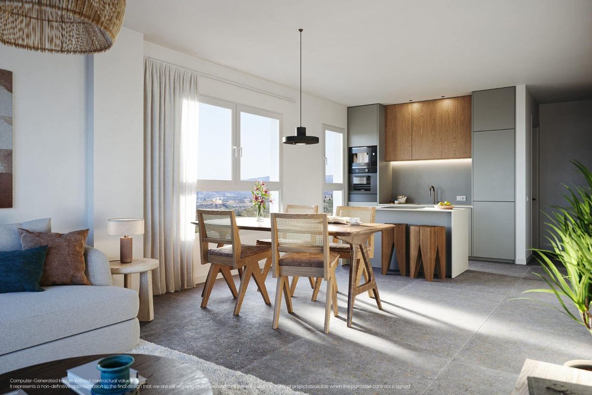 Gezellige eetruimte met moderne inrichting en keukenvoorzieningen in Mijas, Costa del Sol, perfect voor entertainment.