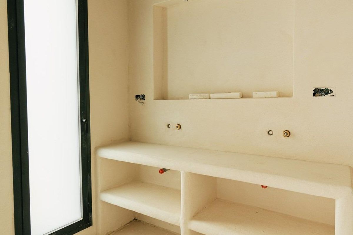 Interieur van een kamer in aanbouw in een villa in Jávea, Costa Blanca Noord, met focus op de indeling.