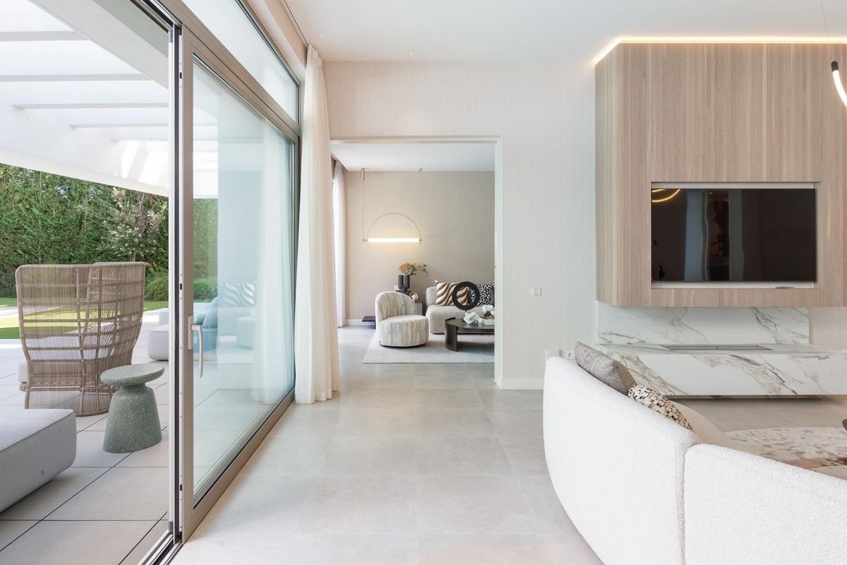 5-Bed Villa Estepona Terrace - Image 12