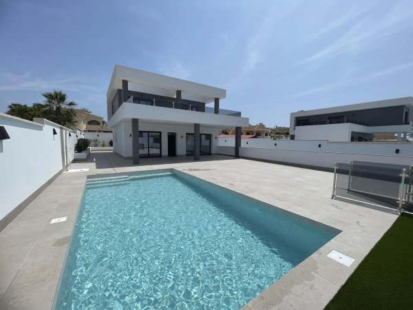 Moderne 3-slaapkamer villa met privézwembad in Rojales, Costa Blanca Zuid, Spanje.