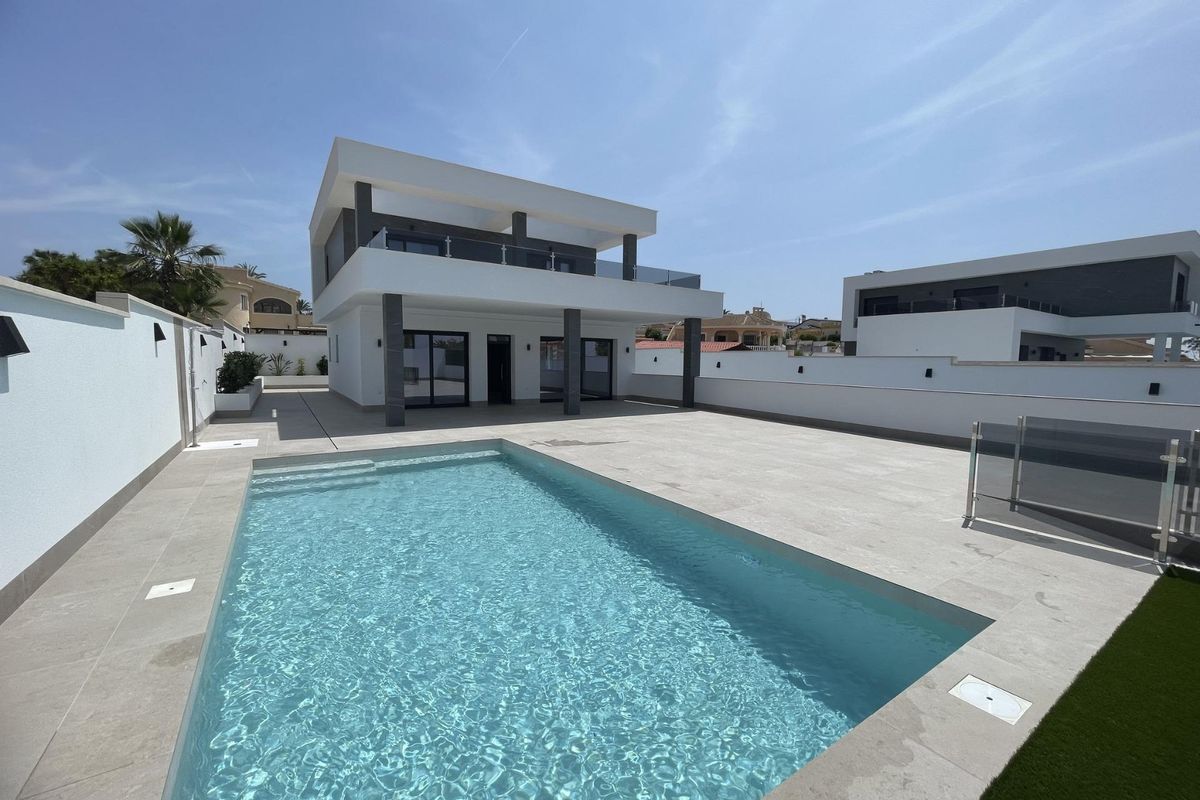 Moderne 3-slaapkamer villa met privézwembad in Rojales, Costa Blanca Zuid, Spanje.