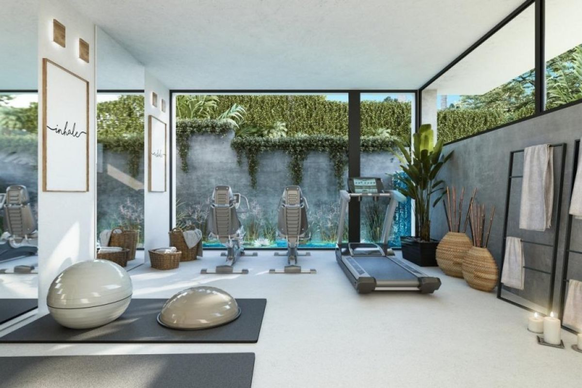 Functionele fitnessruimte ontworpen voor luxe leven in een 4-slaapkamer villa in Estepona, Costa del Sol.