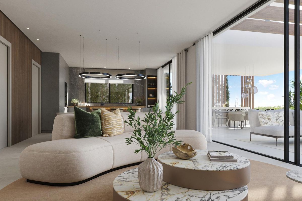 Chique eetkamer met modern meubilair in de 4-slaapkamer villa gelegen in Estepona, Costa del Sol.