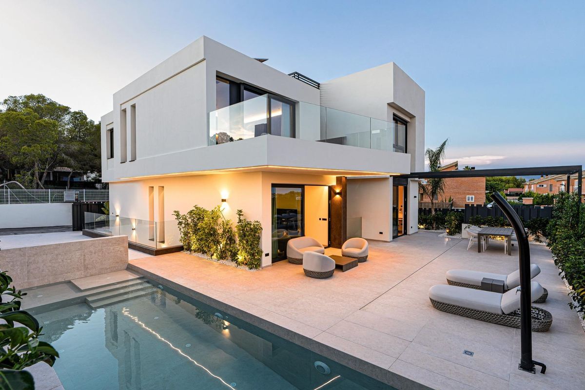 4-Bedroom Villa in La Nucia