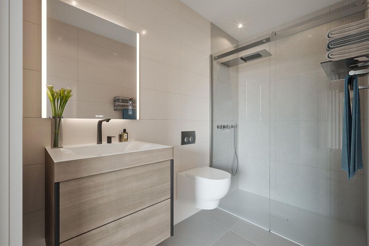 Elegant badkamer met moderne armaturen in een 3-slaapkamer appartement in Guardamar del Segura, Costa Blanca Zuid.