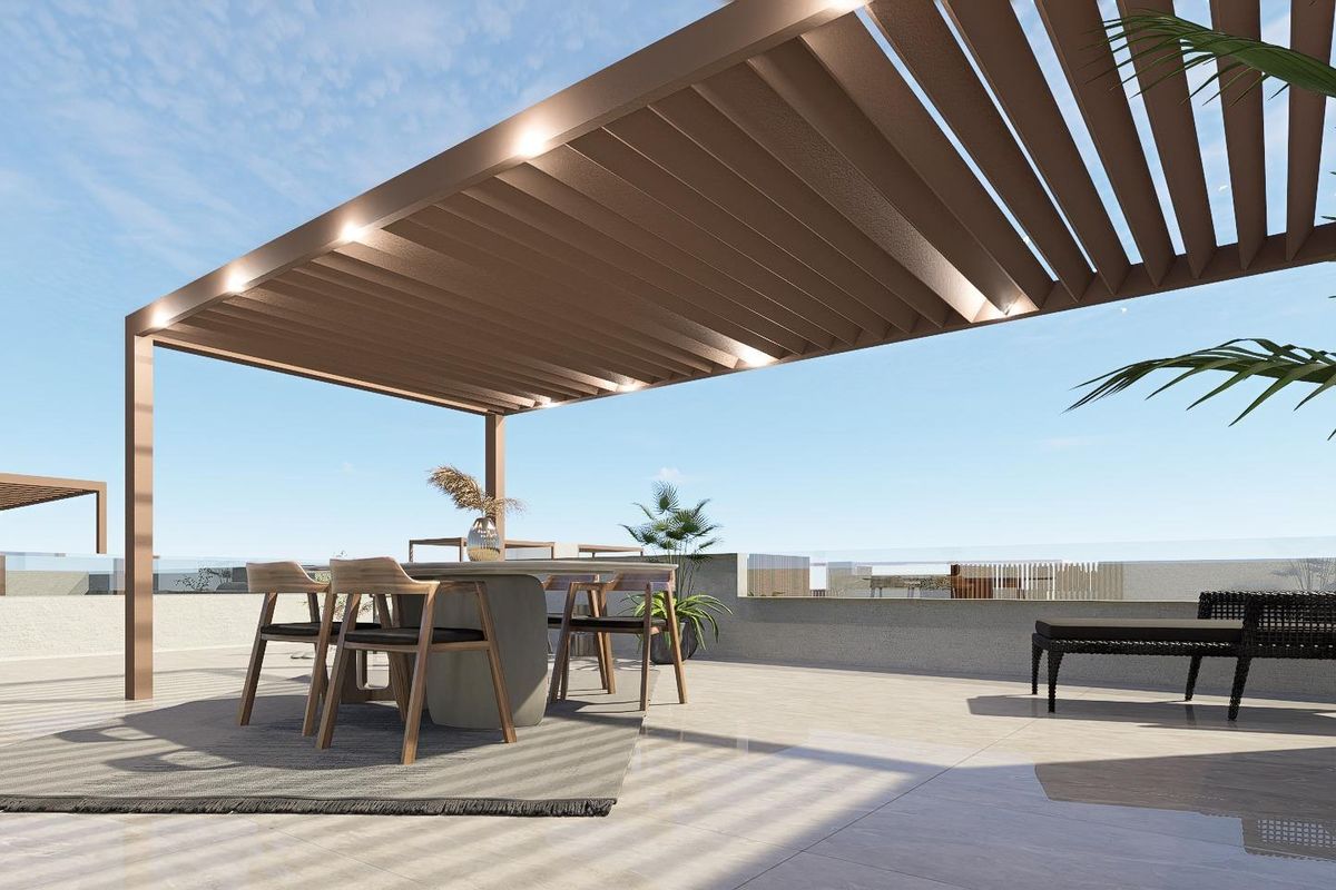 Ruim terras met uitzicht op de omgeving van Pilar de La Horadada, ideaal voor ontspanning en dineren.