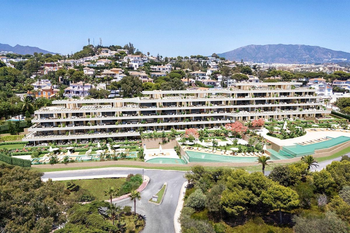 Kitchen with high-end appliances in Mijas apartment