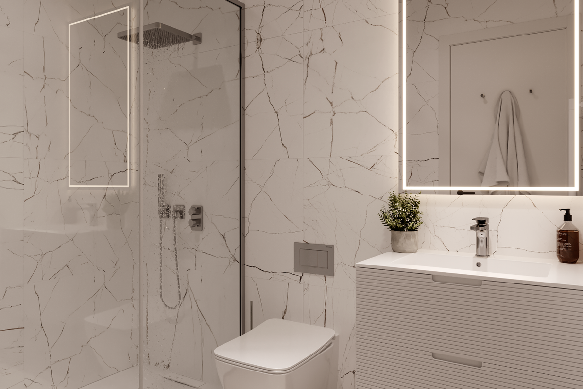 Moderne badkamer in de penthouse, met marmeren muren en een strak ontwerp, gelegen in Finestrat.