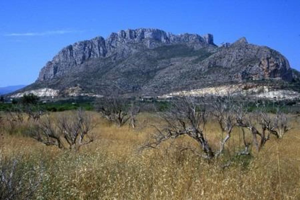 Majestueus berglandschap rondom El Verger, Costa Blanca Noord, dat natuurlijke schoonheid en rust biedt.