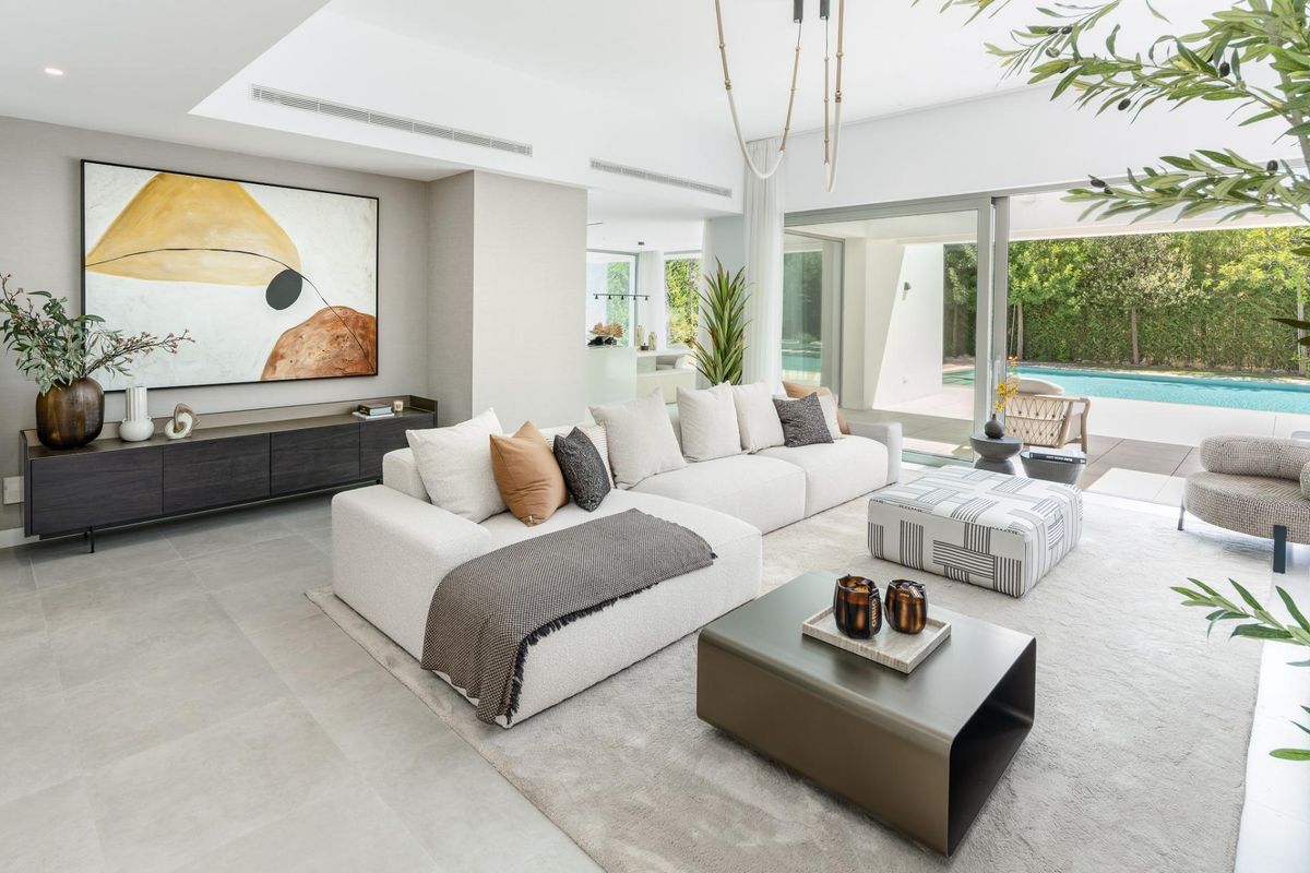 5-Bed Villa Estepona Terrace - Image 8