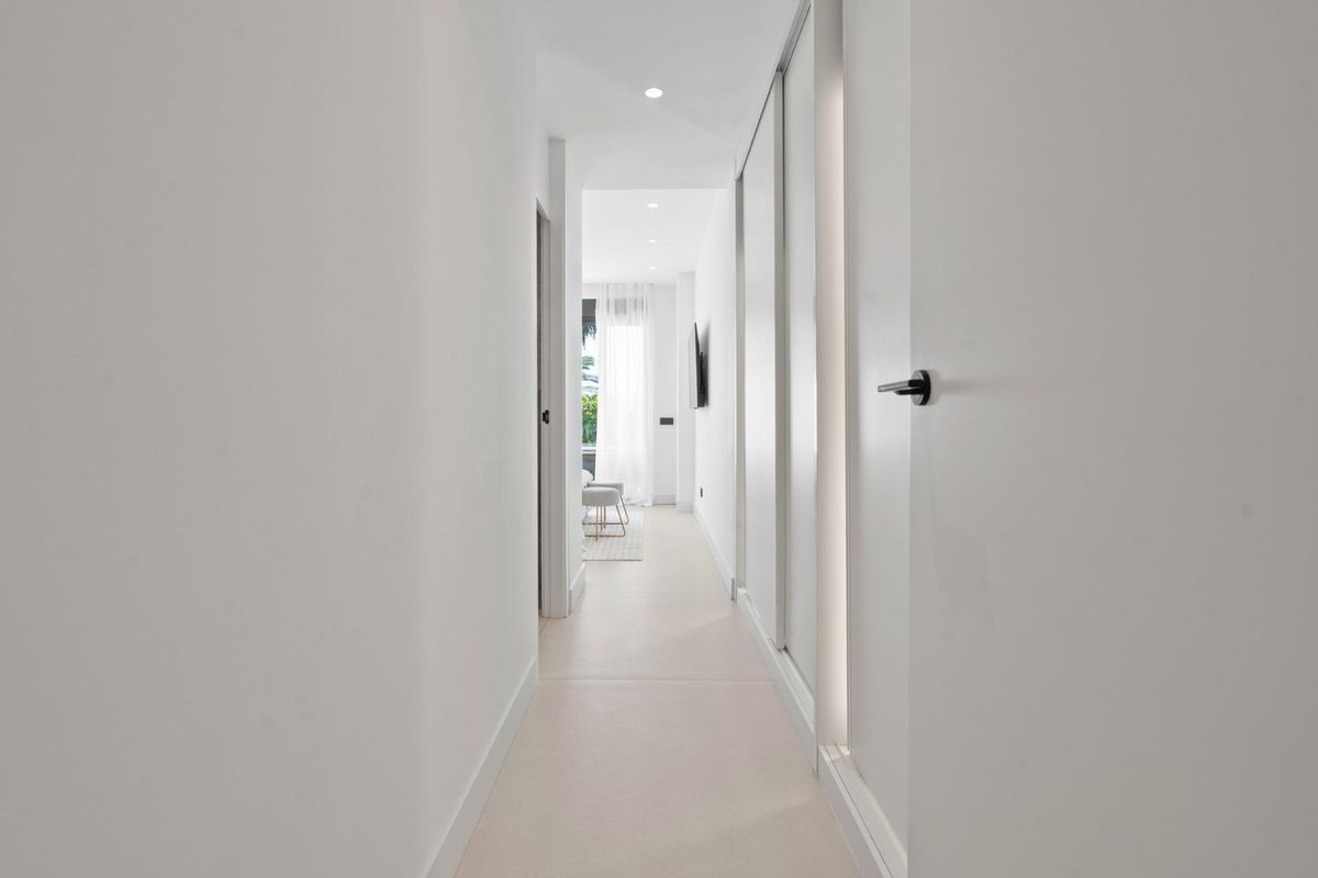 5-Slaapkamer Duplex Estepona Zwembad - Afbeelding 13