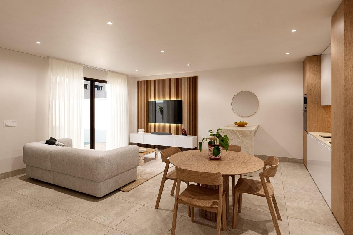 Schlafzimmer mit großem Fenster im Stadthaus