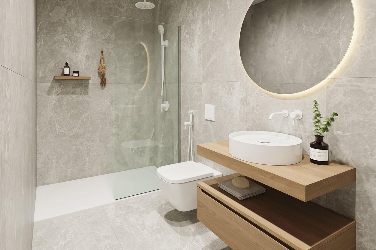 Contemporary badkamer met strakke afwerkingen en een inloopdouche in een bungalow met 3 slaapkamers in Pilar de La Horadada.