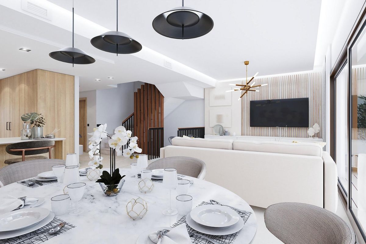 Elegante eetruimte met moderne decoraties in een 3-slaapkamer Townhouse in Mijas, Costa del Sol.