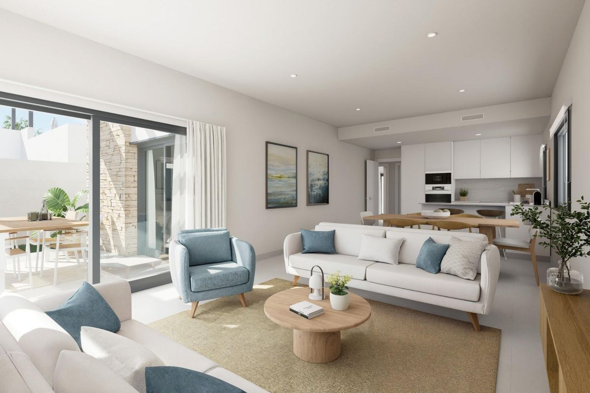 Ruime woon- en eetkamer van een villa in Vera, Costa de Almeria, met stijlvolle inrichting en natuurlijk licht.