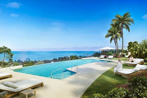 Infinityzwembad met uitzicht op de oceaan bij een 3-slaapkamer penthouse in Benalmádena, Costa del Sol, Spanje.