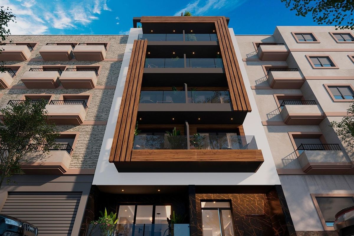 De opvallende gevel van een modern appartementencomplex in Torrevieja, Costa Blanca Zuid.