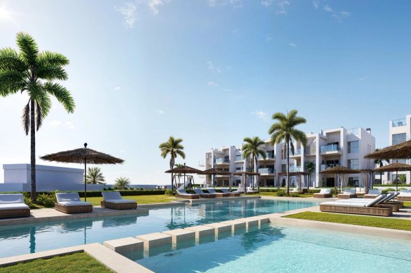 2-bed apartment exterior Los Alcazares