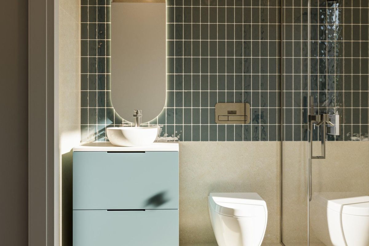 Moderne badkamer met chique blauwe wastafel en stijlvolle tegels in een 3-slaapkamer villa in Finestrat.