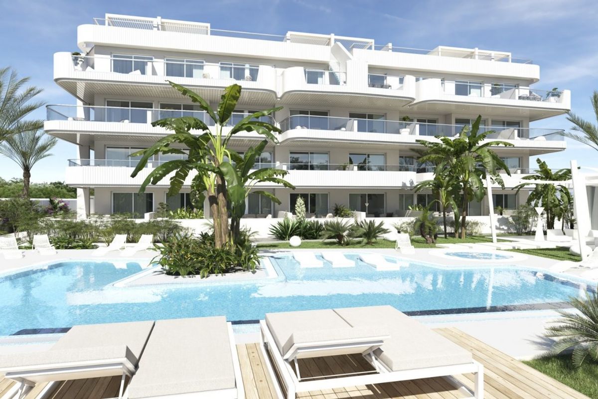 Modern appartementencomplex met weelderige tuinen en zwembad in Orihuela Costa.
