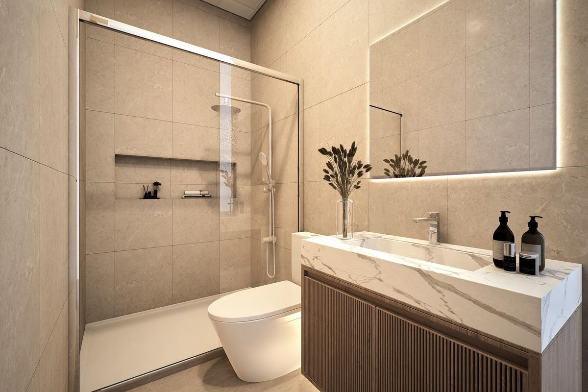 Strakke badkamer met moderne accessoires in een villa met 3 slaapkamers in Los Alcazares, Spanje.